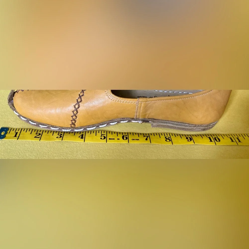 Yeminici Hand Made Shoes (Size 40 / US W 9 - 9.5 / US M 7.5 -8) - Picture 5 of 8